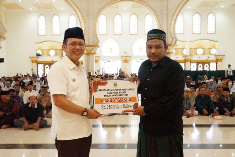 Pemkab Bekasi Berikan Bantuan dan Pembinaan 1.946 Imam dan Marbot Masjid