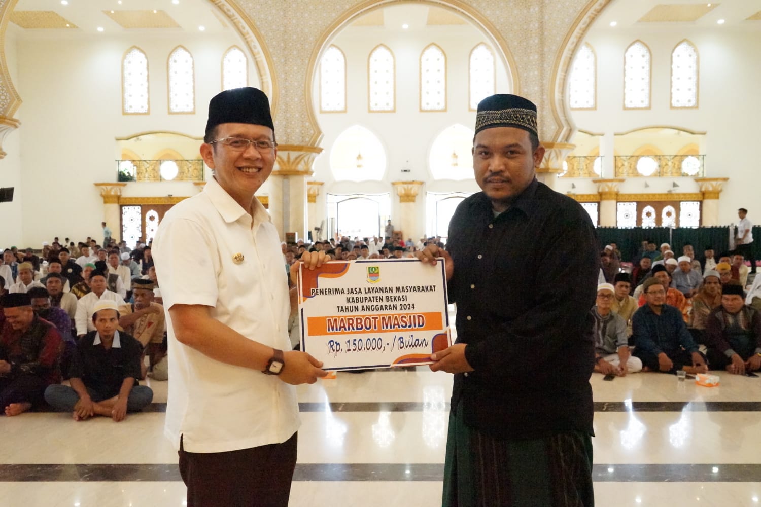 Pemkab Bekasi Berikan Bantuan dan Pembinaan 1.946 Imam dan Marbot Masjid