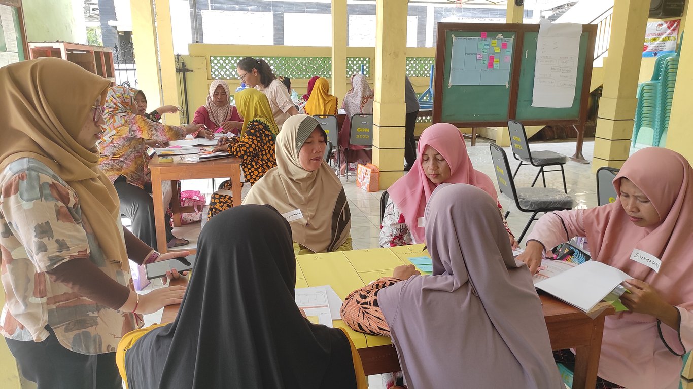 Pelatihan Kepemimpinan untuk Perempuan Nelayan Rajungan Desa Gedongmulyo, Kabupaten Rembang, Jawa Tengah Foto: Nadia Qurotha/CTC