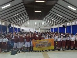 Coach Priska Sahanaya Berdayakan Kemampuan Generasi Muda Melalui Program  Public Speaking Goes To School di SMP Tarakanita 2 Bersama Pronas