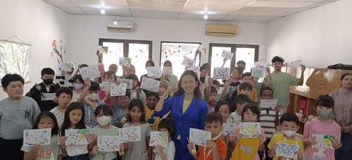 Belajar Public Speaking Bersama Speaker Ternama Indonesia Priska Sahanaya dan Agatis di SD Golden Tree School