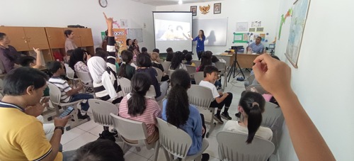 Potret Coach Priska Sahanaya dalam Pelatihan Public Speaking (Sumber: dokumentasi pribadi)