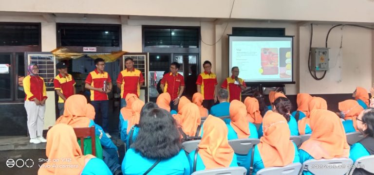 Study Tiru Ketua Pkk Surakarta Mengunjungi Perusahaan Tahu Yun Yi Yang Sudah Terkenal Di Kota Bandung 