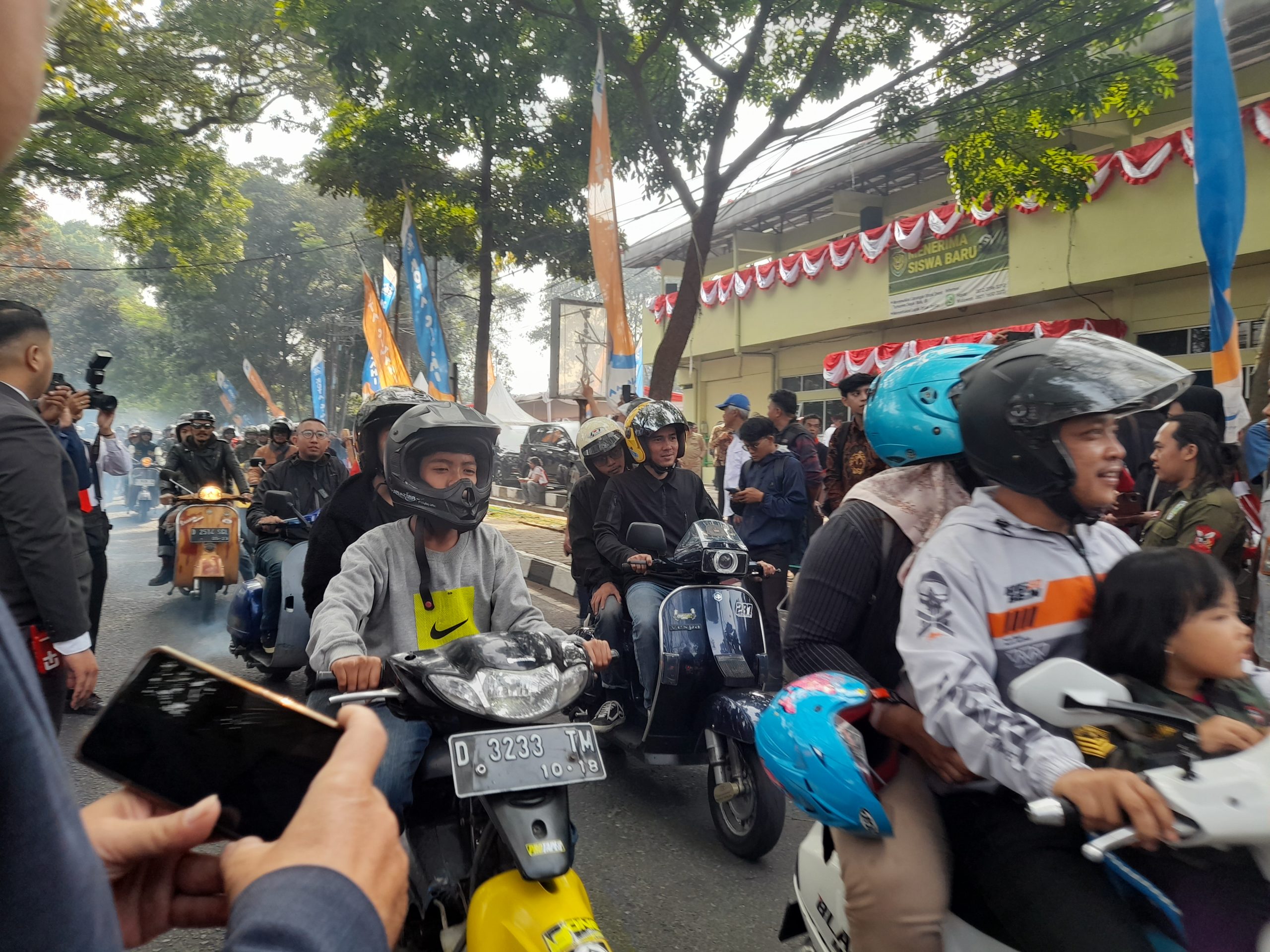 Keceriaan Konvoi Vespa di HUT RI ke-79 Kota Cimahi