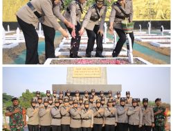 Memperingati HUT ke-76 Polwan RI, Polwan Polres Madiun Laksanakan Ziarah Rombongan di Taman Makam Pahlawan