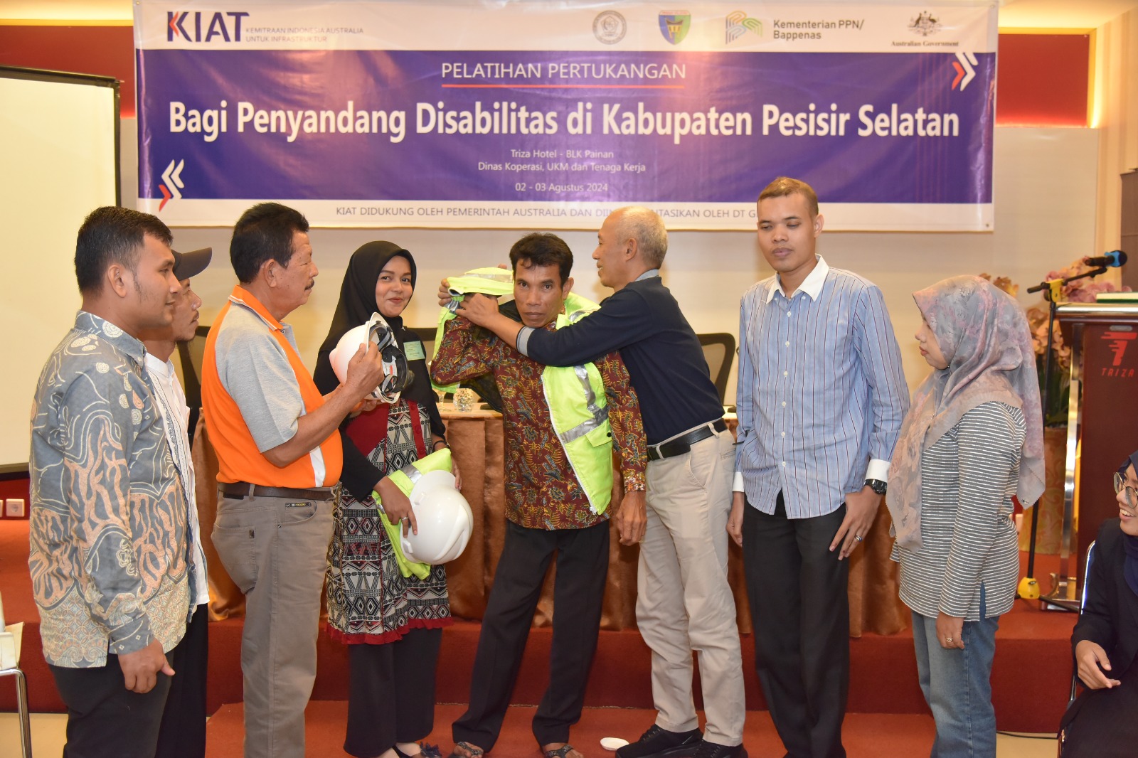 Bersama KIAT dalam Program GESIT, DPC PPDI Pesisir Selatan SUKSES Melakukan Pelatihan Pertukangan Bagi Penyandang Disabilitas