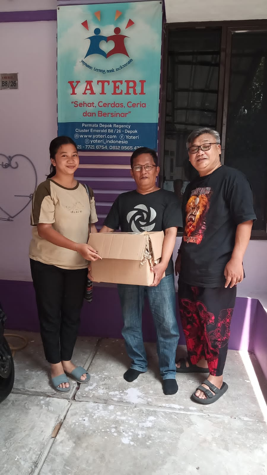 Pewarna Indonesia Jawa Barat Sumbangkan Buku - Buku Bacaan Anak Kepada Yayasan Terang Anak Indonesia