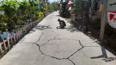 Konsultan dan Pengawas Diduga Kongkolingkong Terkait Kegiatan Pengecoran Kampung Kobak Rotan Desa Sukamakmur