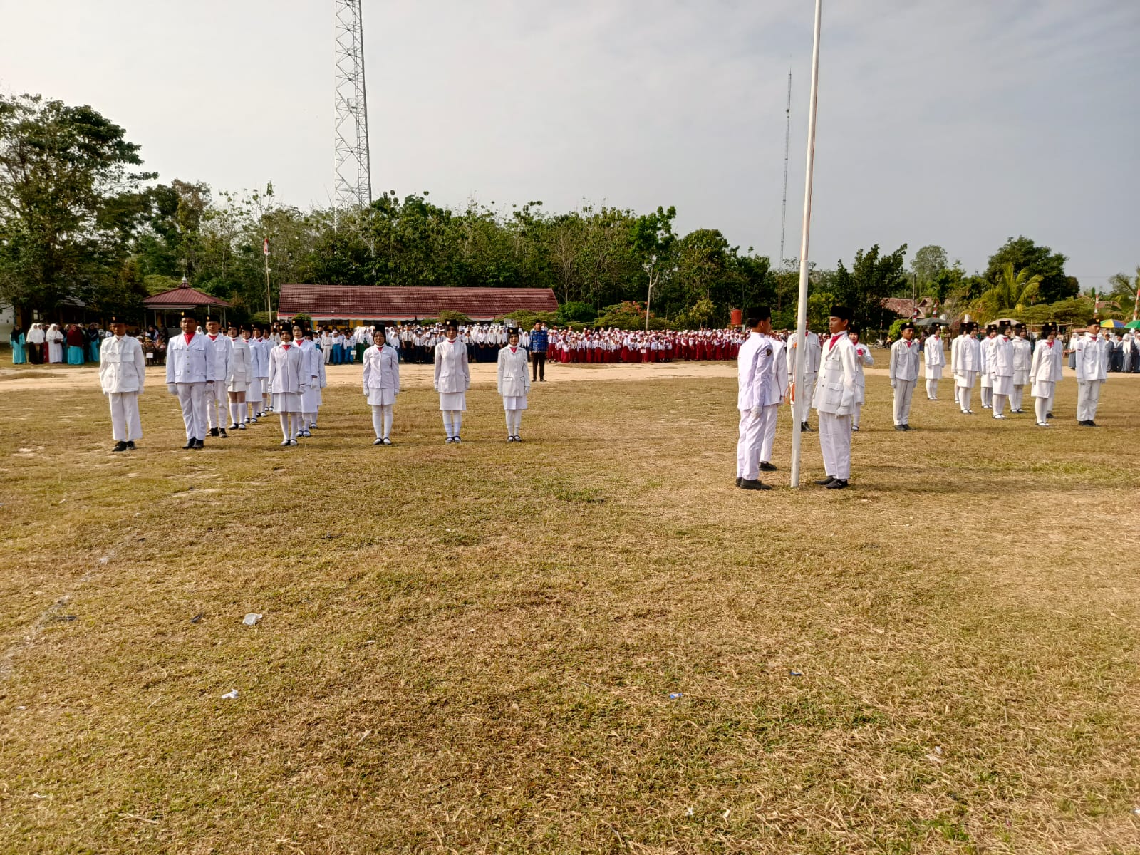 Antusias Masyarakat Desa Purun Mengikuti Upacara Bendara Dalam Peringatan HUT RI ke-79