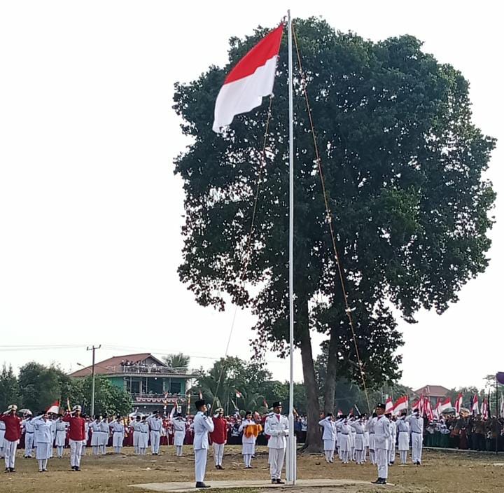 Momen Upacara Bendera HUT RI ke-79, Kades Tempirai Selatan Ini Pesannya