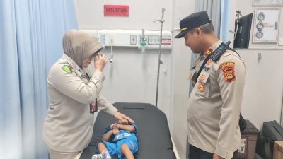 Tersentuh Kondisi Anak Korban Runtuhnya Jembatan P6, Kapolda Sumsel Atensikan Pengobatan ke Tim Dokkes RS Bhayangkara