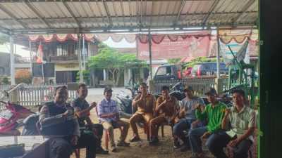 Kapolsek Tanah Abang, IPTU Arzuan SH, Menggelar kegiatan Jum’at Curhat di Desa Bumi Ayu