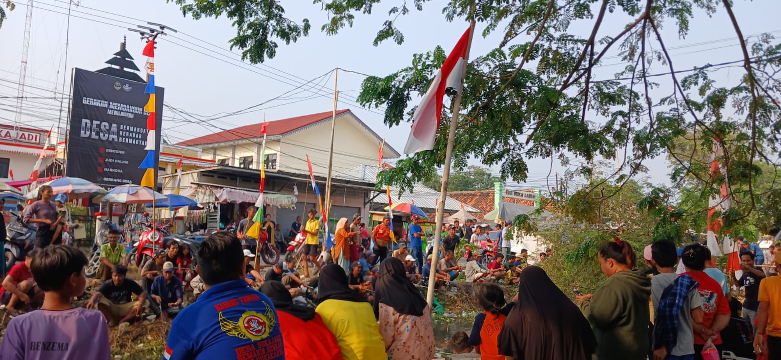 Kepala Desa Sukajadi Memperingati HUT RI Ke -79 adakan Lomba Dan Hiburan Topeng Betawi