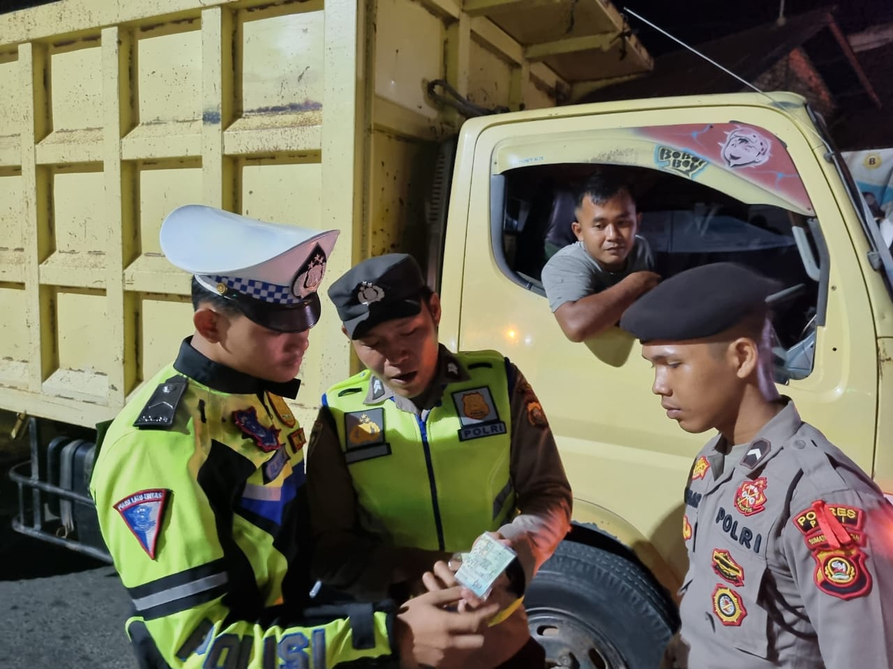 Polres PALI kembali Menggelar Kegiatan Rutin Yang Ditingkatkan (KRYD) Razia Terpadu di Simpang Lima Pendopo