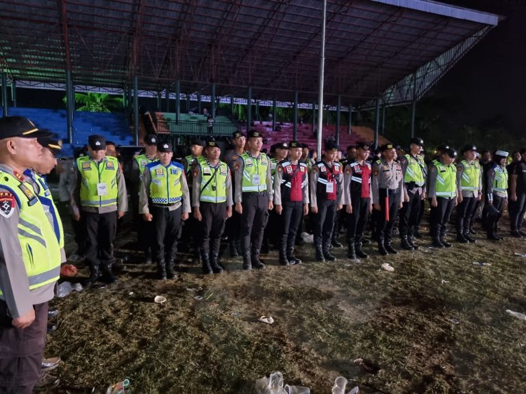 Kapolres PALI Pimpin Pengamanan Pesta Rakyat Peringati HUT Kemerdekaan RI Ke-79 di Lapangan Gelora