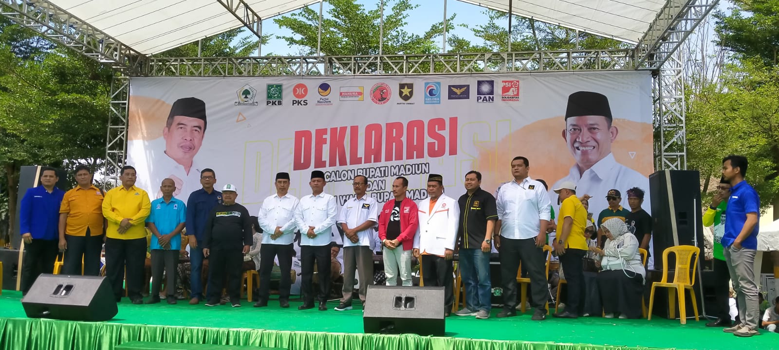 Ribuan Masa Hadiri Deklarasi Pasangan HARMONIS Di Pendopo Mojopurno