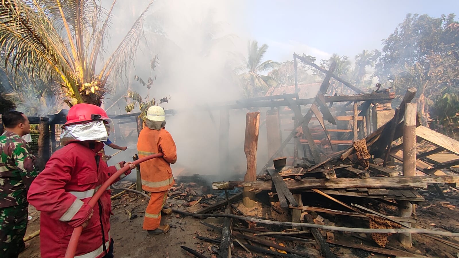 Si Jago Merah Mengamuk, Satu Unit Rumah Ludes Terbakar