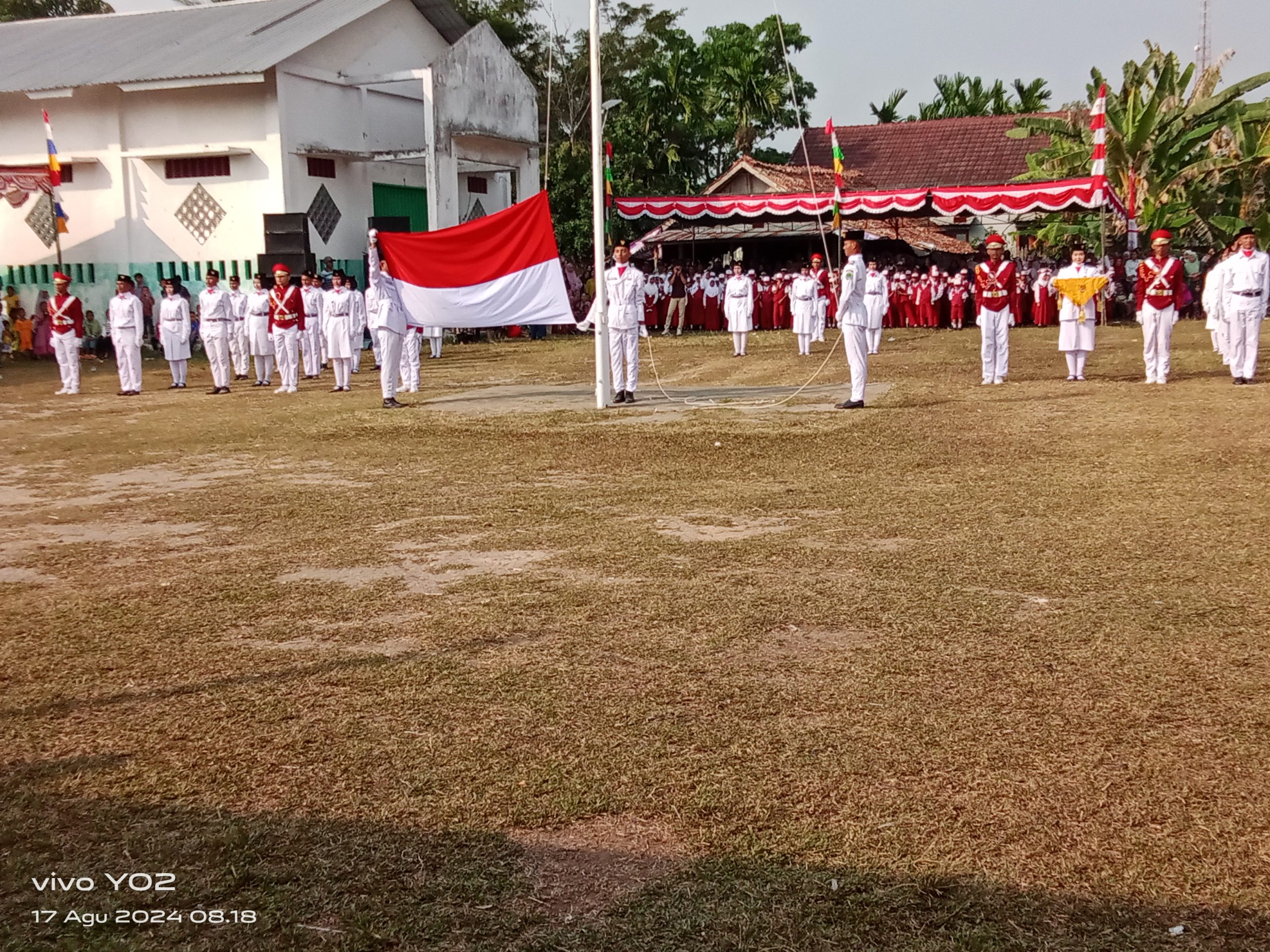 Masyarakat Desa Air Itam Antusias Mengikuti Upacara Bendara Dalam Peringatan HUT RI ke-79