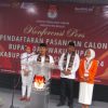 Pasangan Ade Kuswara Kunang S.H Dan Dr.Asep Surya Atmaja Mendaftar Ke KPU Sebagai Calon Bupati, Wakil Bupati Kabupaten Bekasi