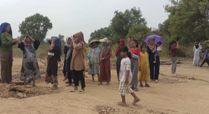 Keluhkan Bising dan Debu Puluhan Ibu-ibu Demo Minta Uang Kompensasi, Ini Kata Humas KSO PT Wika