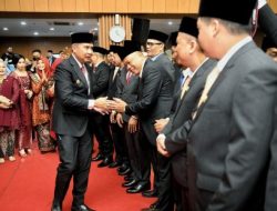 50 Anggota DPRD Kota Bandung Periode 2024-2029 Resmi Dilantik, Bey Machmudin Beri Ucapan Selamat