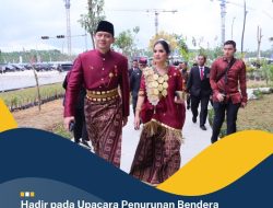 Hadir pada Upacara Penurunan Bendera Negara Sang Merah Putih, Menteri AHY Gunakan Baju Adat Daerah Sulawesi Selatan