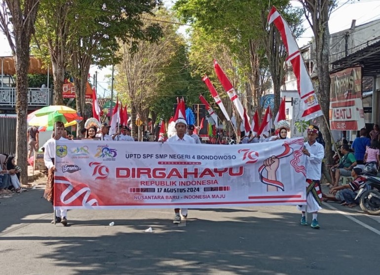 SMP Negeri 4 Tampil Dalam Pawai Budaya