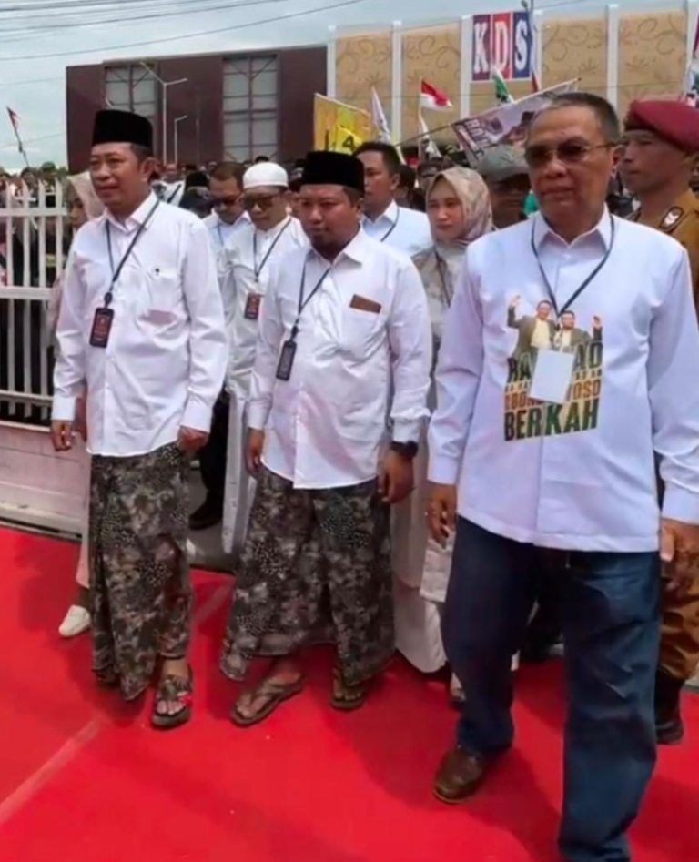 Ketua DPC PKB -H. ahmad Dhafir Lantunkan Pantun Jenaka Didepan Ribuan Pendukung Ra. Hamid-Ra. Asy'ad