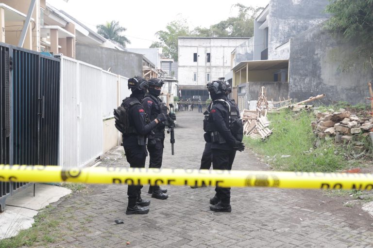 Polri Tangkap “Calon Pengantin” Bom Bunuh Diri di Batu Malang