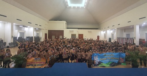 Priska Sahanaya Menguatkan Pendidikan Karakter Melalui Public Speaking Bersama AGATIS dan OHANA MIE di SD Saint Peter