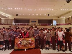 Coach Priska Sahanaya Membawa Inspirasi Public Speaking ke SMA PAH TSUNG Bersama PRONAS