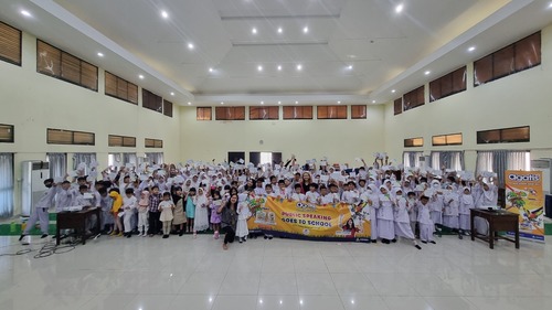 Workshop Public Speaking Bersama Pembicara Terkemuka Priska Sahanaya Dan Agatis Di SD Putra 1