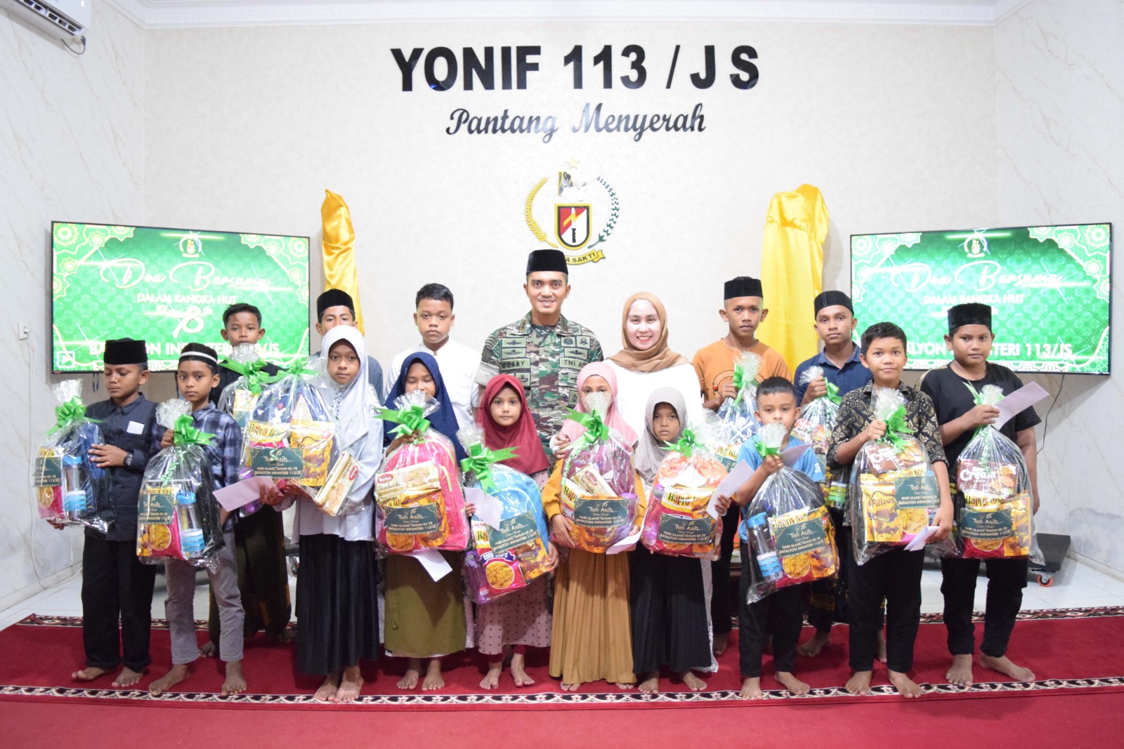 Sambut HUT Ke - 78 Yonif 113/JS, Prajurit Badak Hitam Gelar Do'a Bersama Dan Tali Asih Kepada Anak - anak Yatim