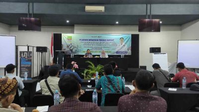 Untuk Mendorong Tumbuhnya Jiwa Wirausaha di kalangan masyarakat, Pemkab Bekasi Adakan Pelatihan Pangkas Rambut