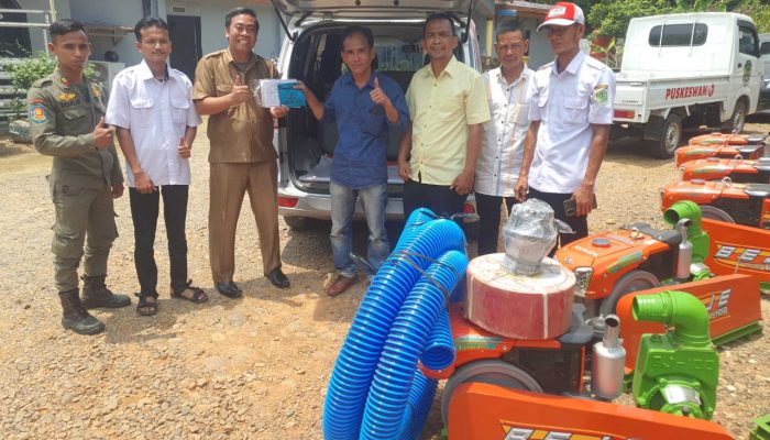 Petani Sawah Talang Padang Menerima Bantuan Satu Unit Pompa Air Dari Dinas Pertanian Kabupaten PALI