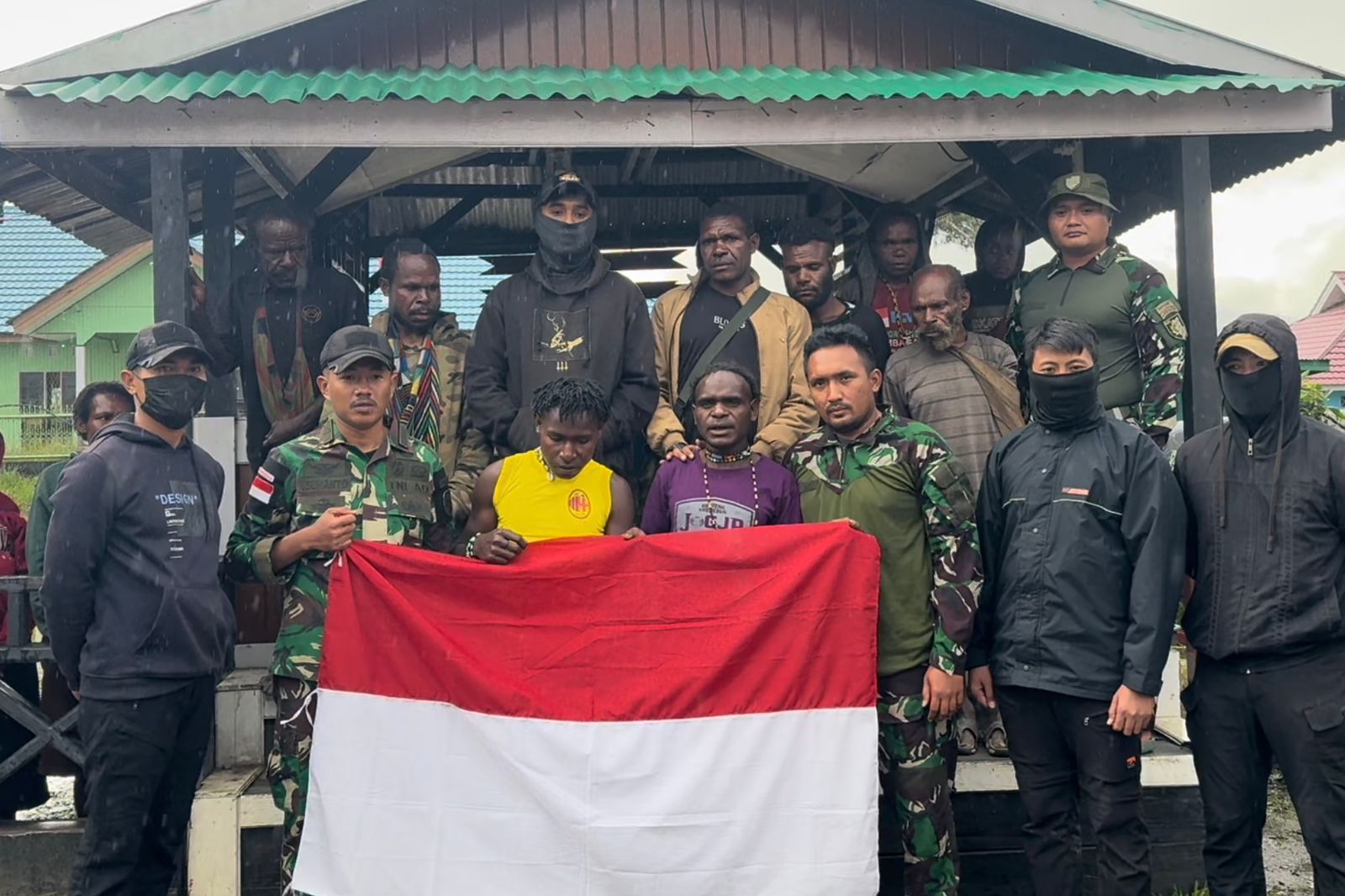 Simpatisan OPM di Intan Jaya Kembali ke Pangkuan NKRI, Baca Ikrar Setia di Hadapan Dansatgas Yonif 509 Kostrad