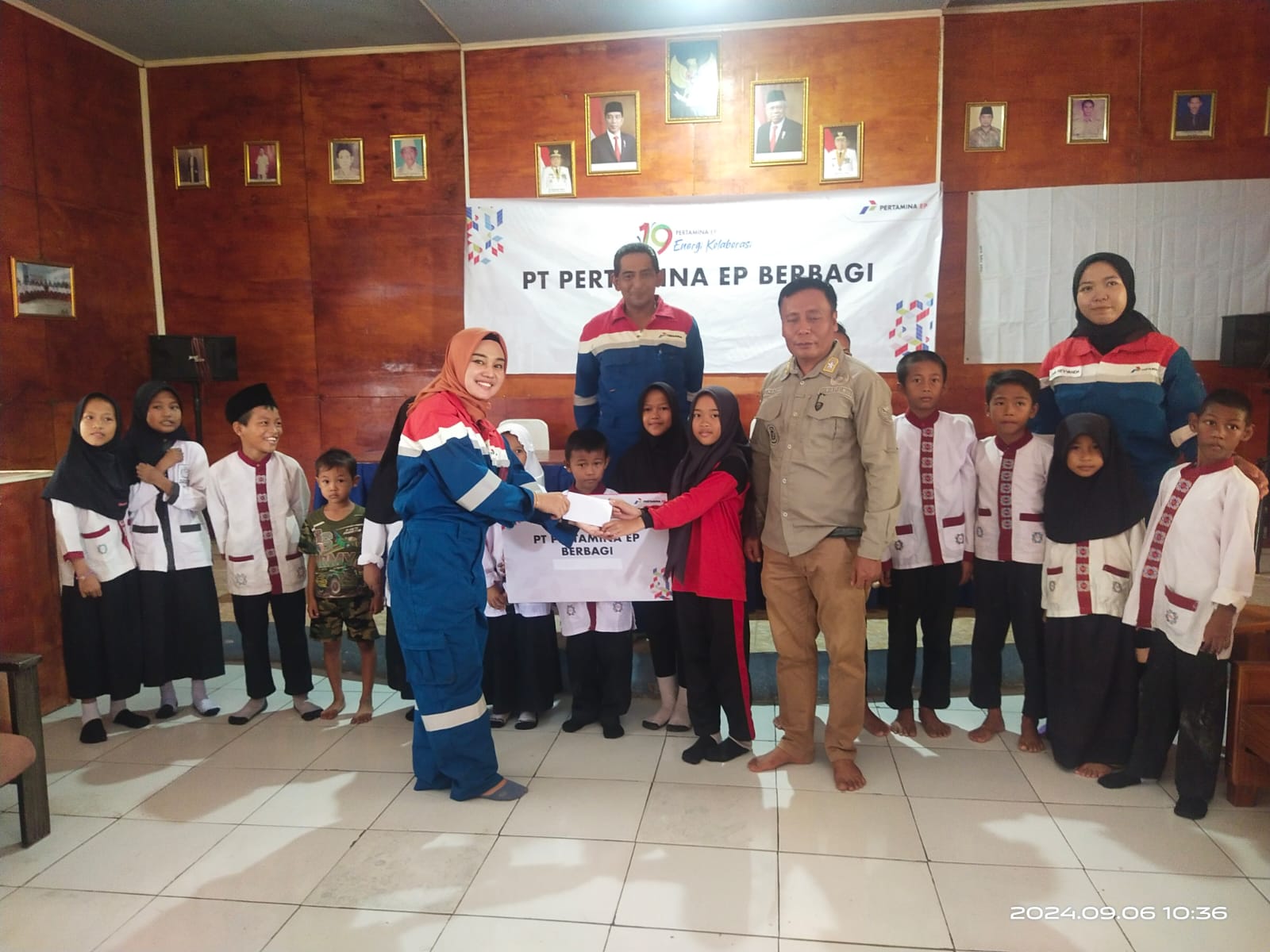 Apresiasi Semangat Siswa, PT Pertamina EP Limau Field Berikan 60 Paket Alat Sekolah dan Tanam 500 Pohon