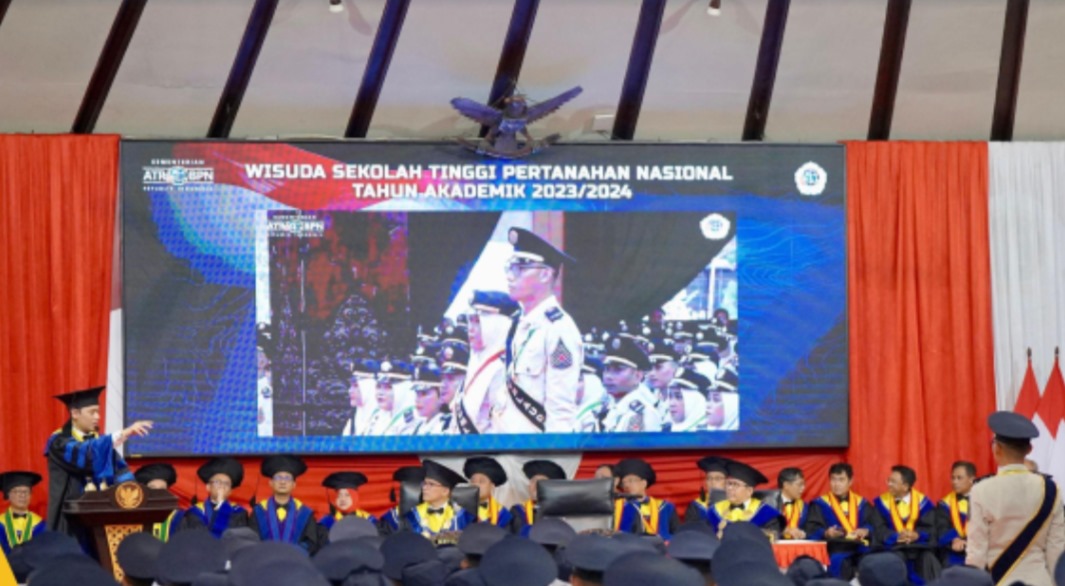 Wisuda 702 Taruna Sekolah Tinggi Per Wisud tanahan Nasional, Menteri AHY: Jan Wisuda gan Pernah Berhenti Belajar*