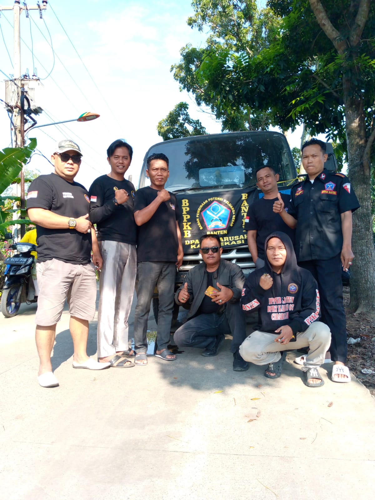 BPPKB Banten PAC Cibarusah Distribusikan Air Bersih Bantu Warga Terdampak Kekeringan di Cibarusah