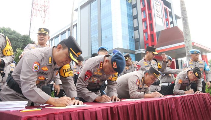 Penegakan Disiplin Personel Polri, Karo Provoost Awali Pengambilan Test Urine.