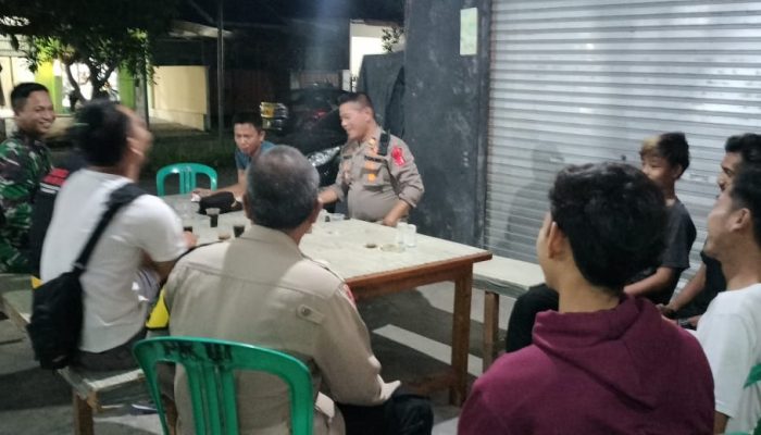 Pesan Kapolsek Cibarusah Jelang Pilkada kepada Warga di Giat Ngopi Kamtibmas