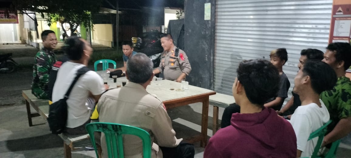 Pesan Kapolsek Cibarusah Jelang Pilkada kepada Warga di Giat Ngopi Kamtibmas