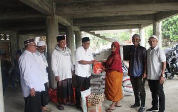 Sulaiman Tole-Abdul Hamid Santuni Ratusan Korban Angin Kencang di Aceh Timur