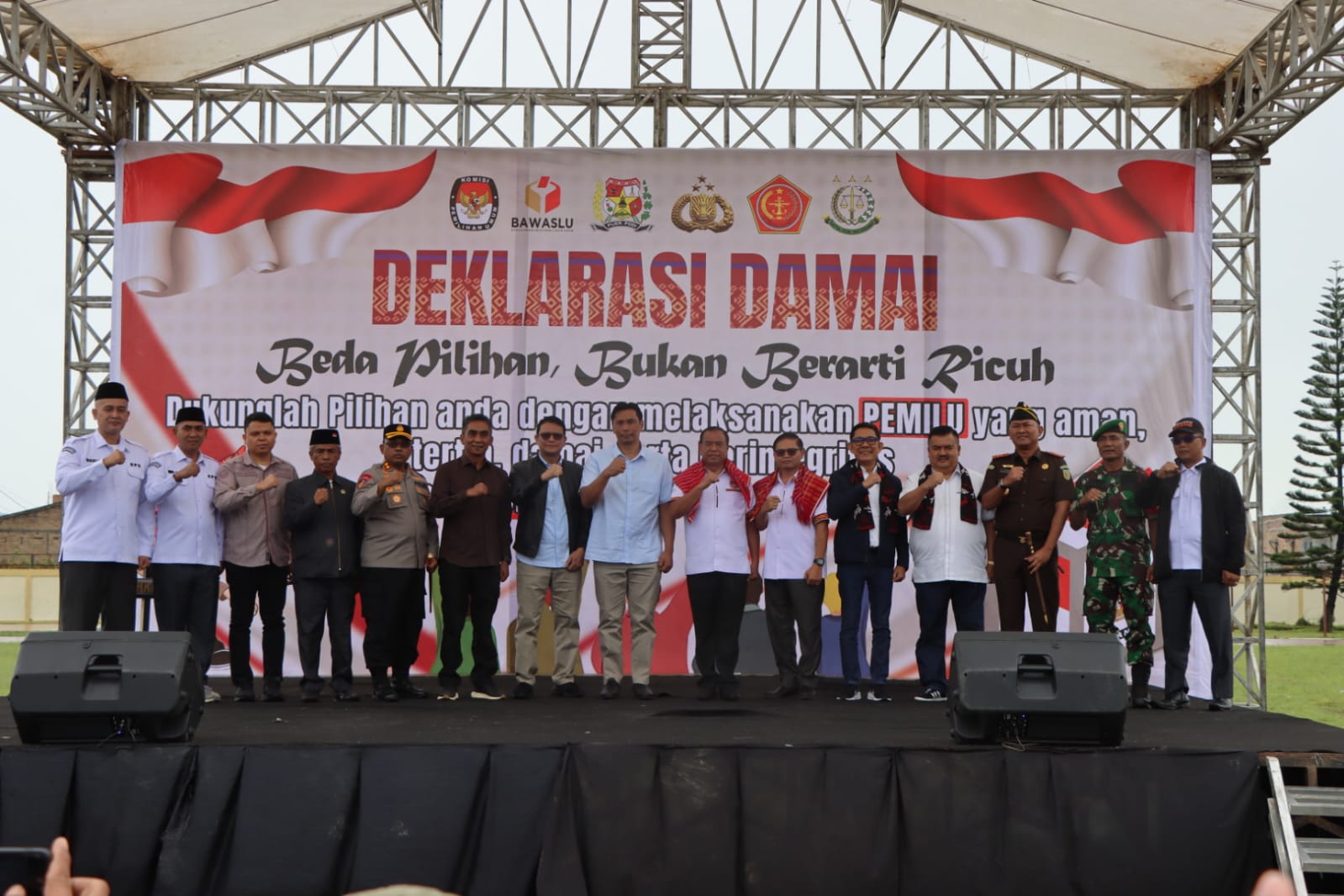 Beda Pilihan Bukan Berarti Ricuh Deklarasi Damai Pilkada 2024 Bersama Polres Tanah Karo