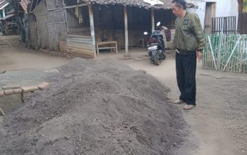 LSM Cakrawala Perbaiki Rumah P.Ahmad di Desa Wonokusumo, Pemilik Ucapkan Terima Kasih*