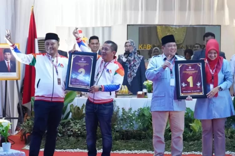 KPU Karawang Tetapkan Nomor Urut Calon Bupati dan Wakil Bupati 2024 - 2029.Senin (23/09/2024)