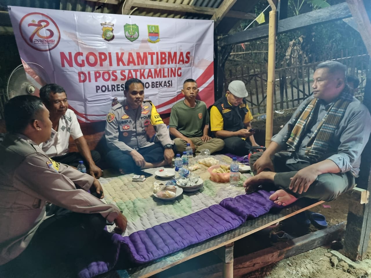 Kapolsek Cikarang Pusat Galakkan “Ngopi Kamtibmas” Jelang Pilkada 2024 di Desa Pasirranji