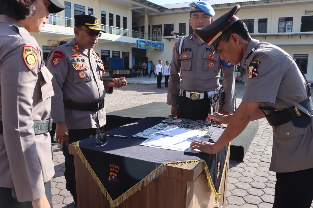 Kapolres Tanah Karo Pimpin Upacara Serah Terima Jabatan Kabag Log, Kapolsek Kutabuluh dan Kapolsek Payung