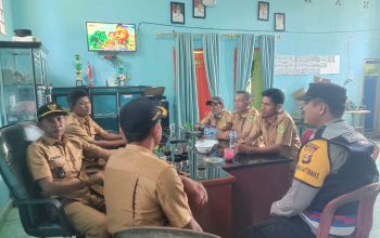 Polsek Tanah Abang kembali Menggelar kegiatan Jum'at Curhat, di Desa Tanah Abang Selatan