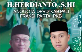 Tekad Herdiyanto Salah satu Kader PKB Naik Sepeda Motor,Bonceng Ibunya Untuk Pelantikan Jadi DPRD